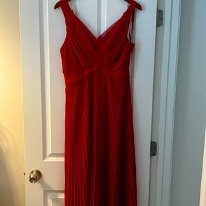 White House Black Market dress. Red mini pleats. MIDI length. Never worn